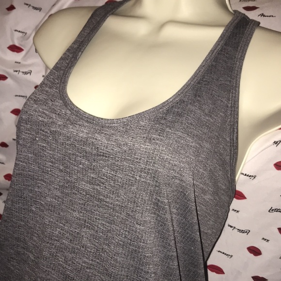 Old navy active medium gray and black tank top 💕 - Picture 2 of 4